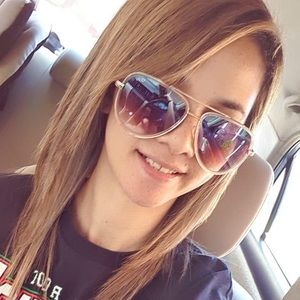 Meet your Posher, Raina rose